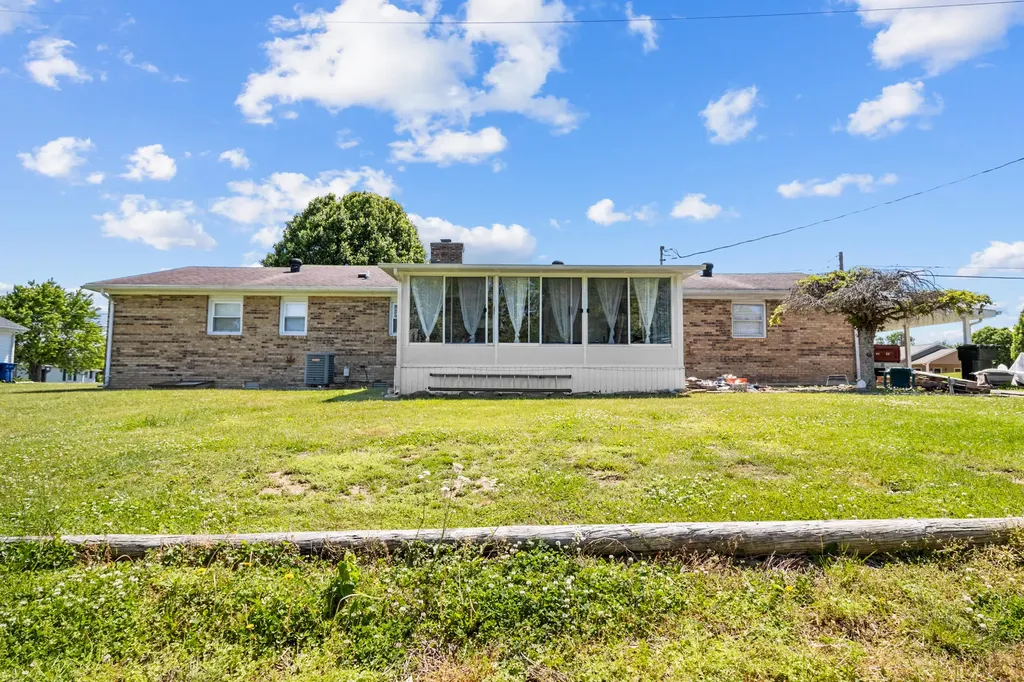 2015 Old Whitley Road London KY 40744
