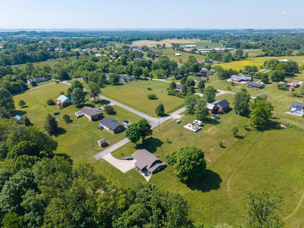 160 W Meadow Drive Nancy KY 42544
