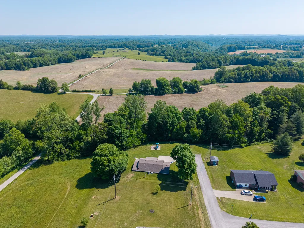 160 W Meadow Drive Nancy KY 42544