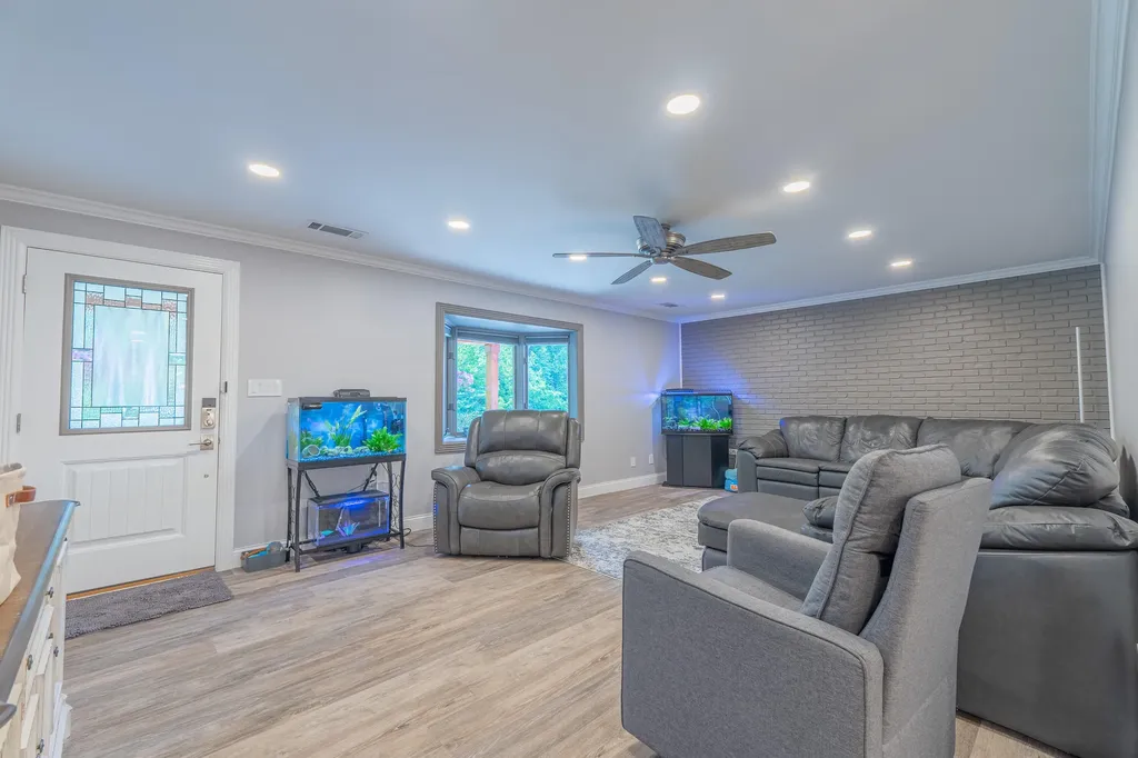 160 W Meadow Drive Nancy KY 42544