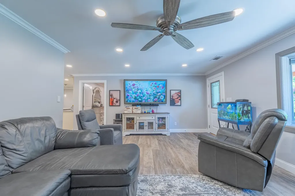160 W Meadow Drive Nancy KY 42544