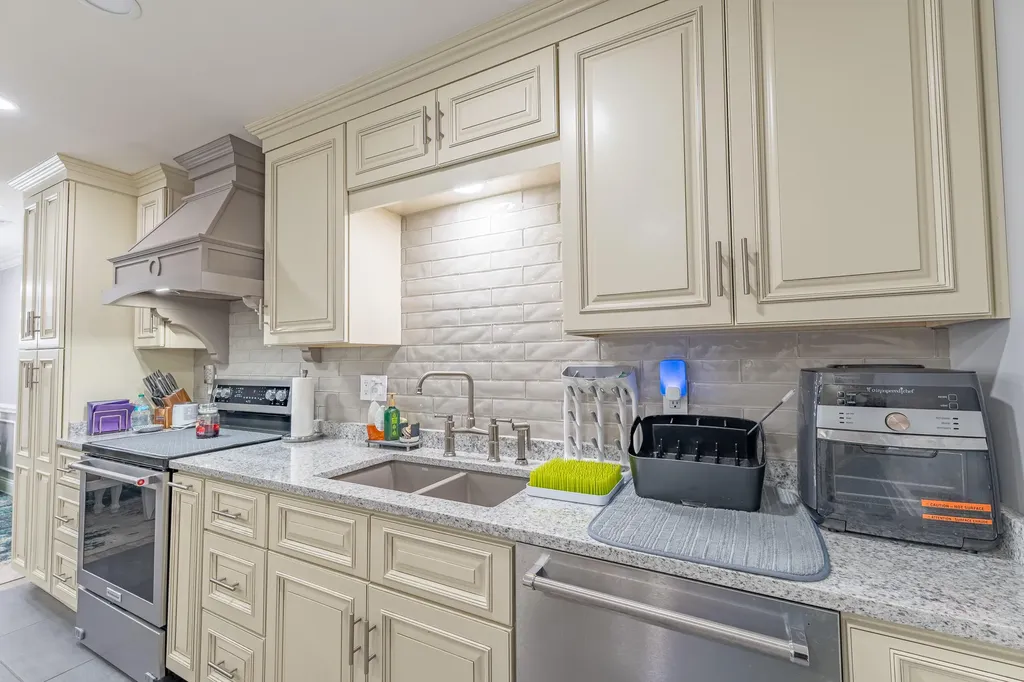 160 W Meadow Drive Nancy KY 42544
