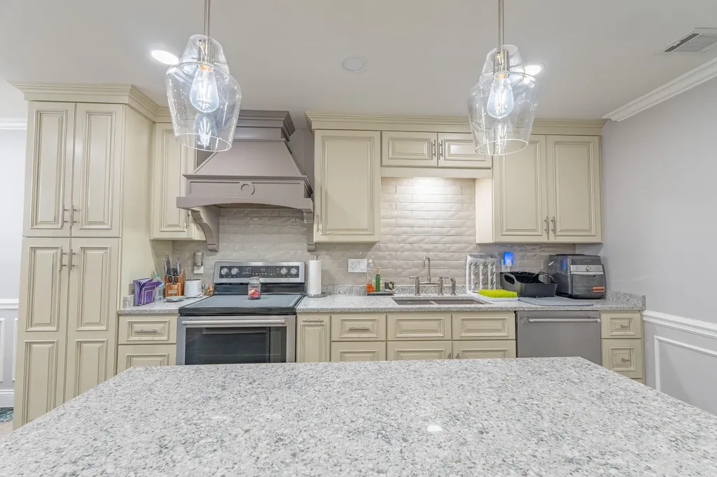 160 W Meadow Drive Nancy KY 42544