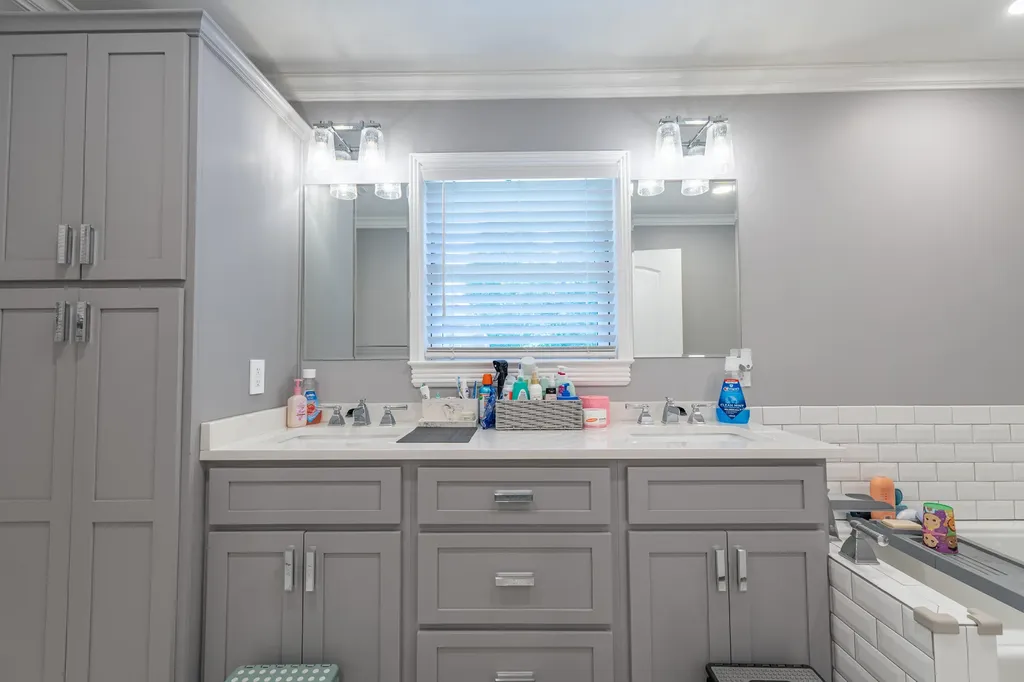 160 W Meadow Drive Nancy KY 42544