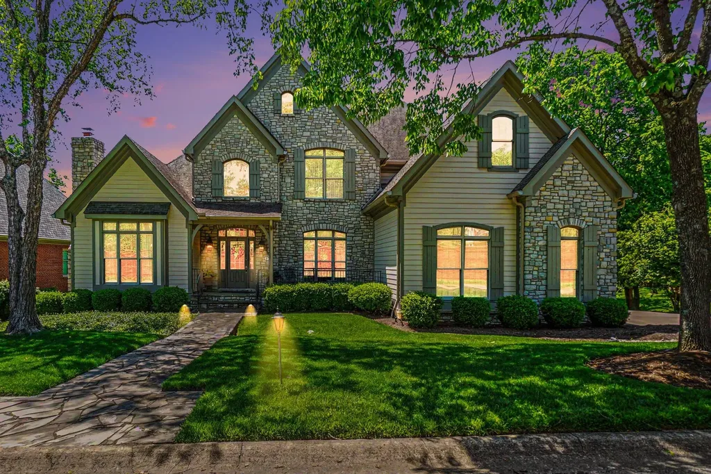 4827 Faulkirk Lane Lexington KY 40515