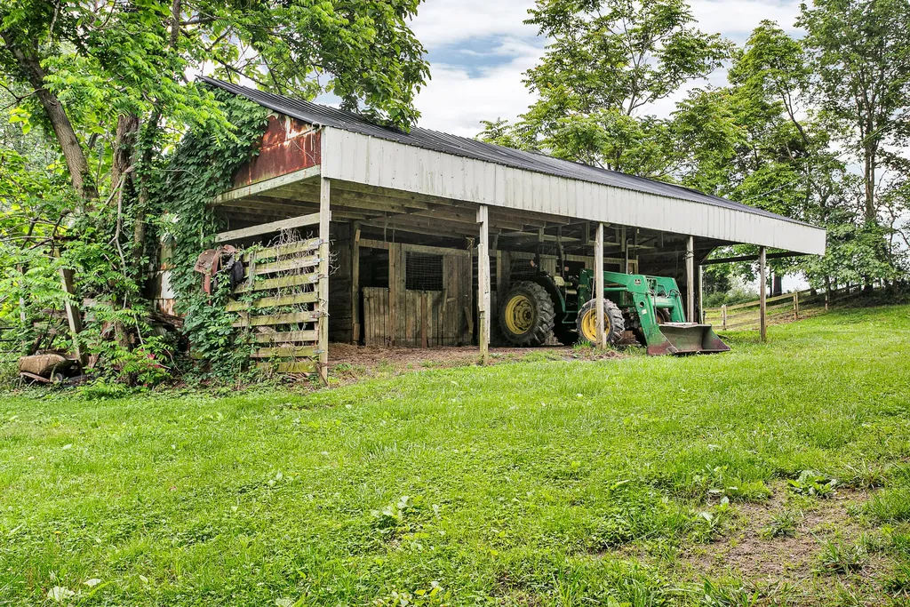 1266 Grassy Flat Road Greensburg KY 42743