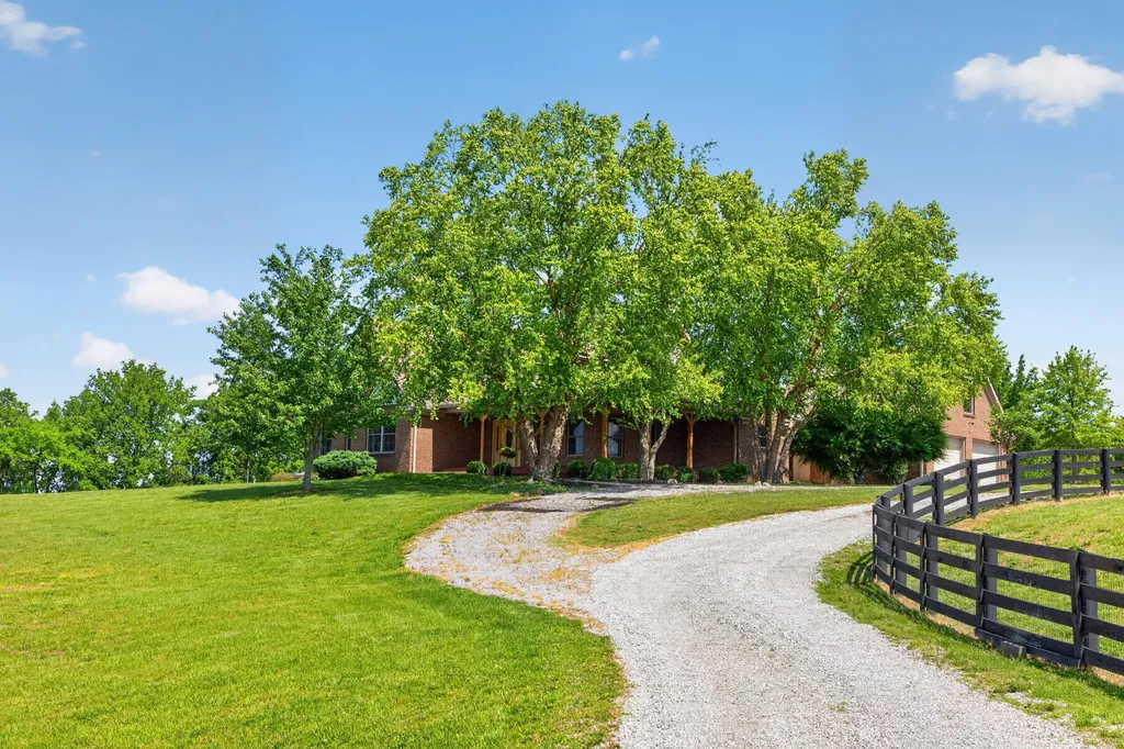 3040 Perry Rogers Road Lancaster KY 40444