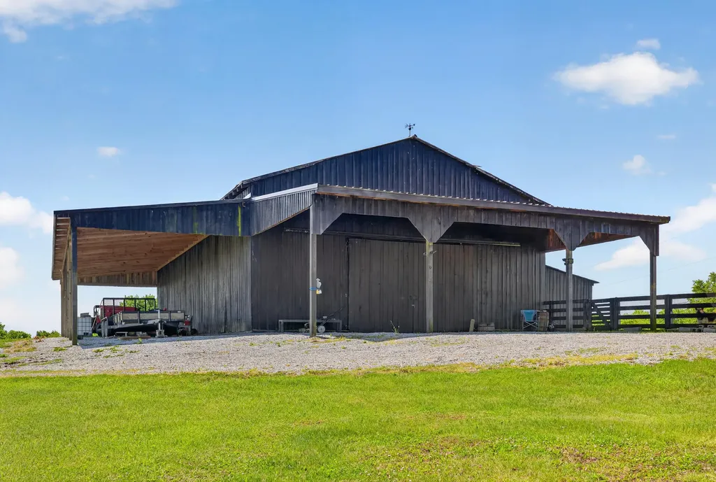 3040 Perry Rogers Road Lancaster KY 40444