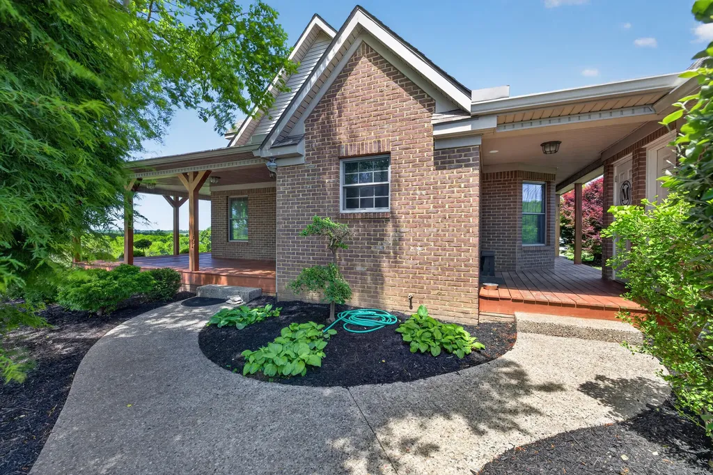 3040 Perry Rogers Road Lancaster KY 40444