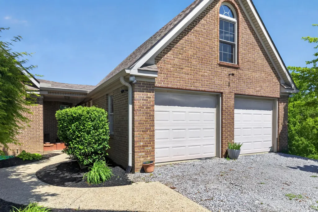 3040 Perry Rogers Road Lancaster KY 40444