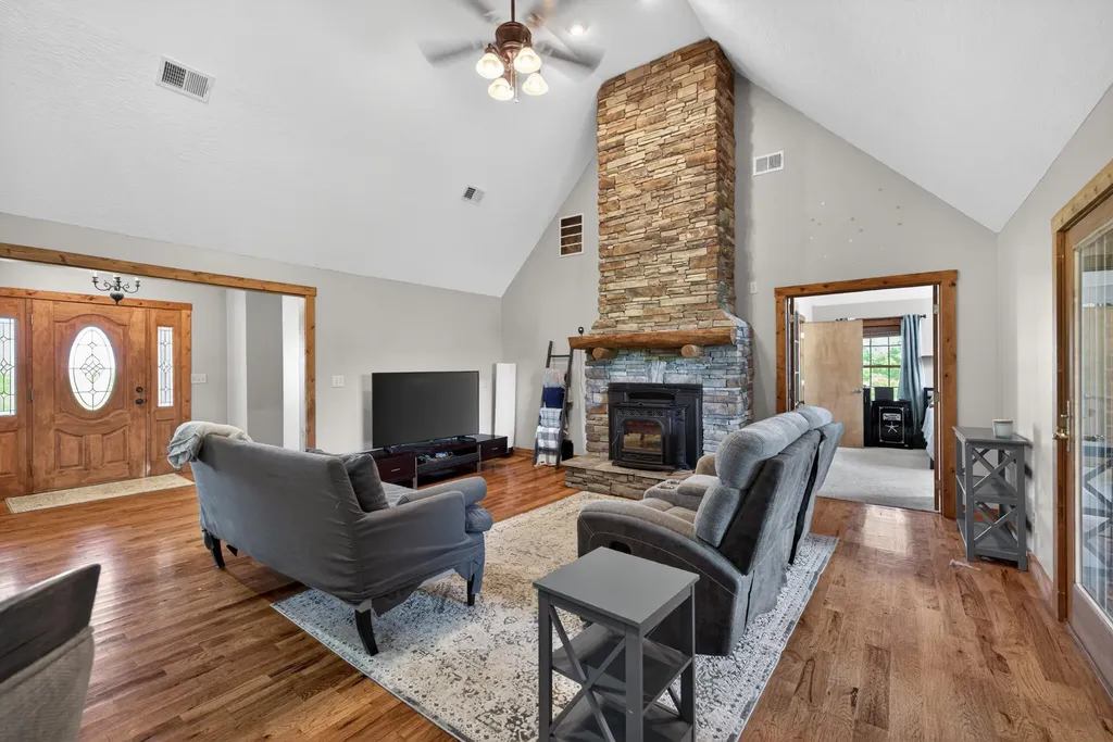3040 Perry Rogers Road Lancaster KY 40444