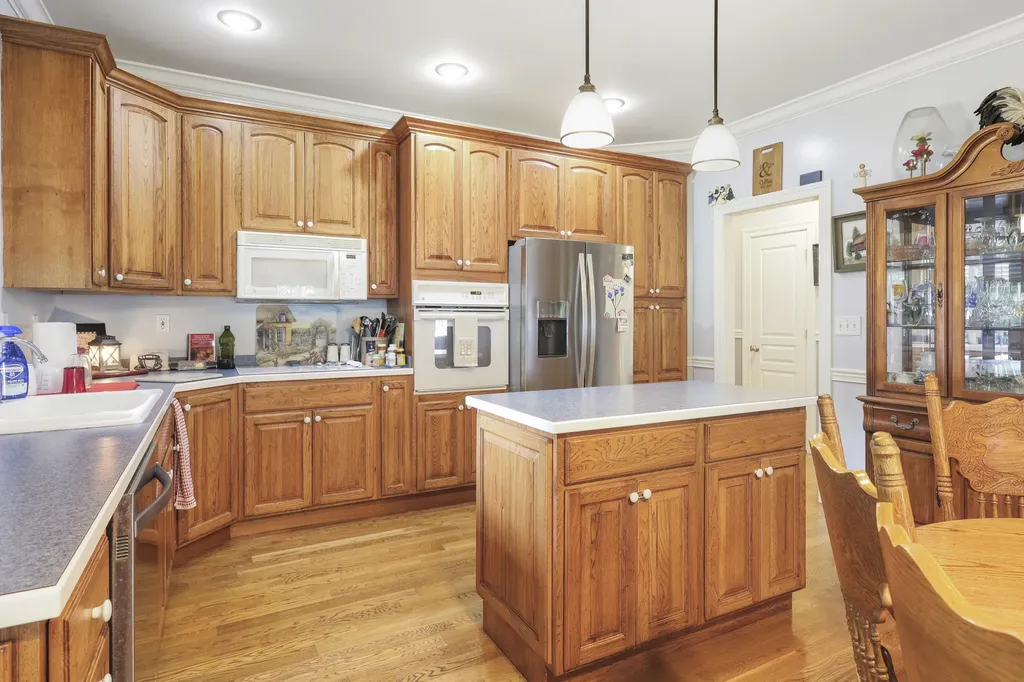 1869 Clintonville Road Paris KY 40361