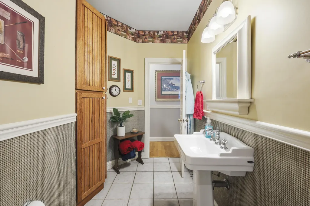 1869 Clintonville Road Paris KY 40361