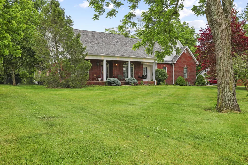 1869 Clintonville Road Paris KY 40361