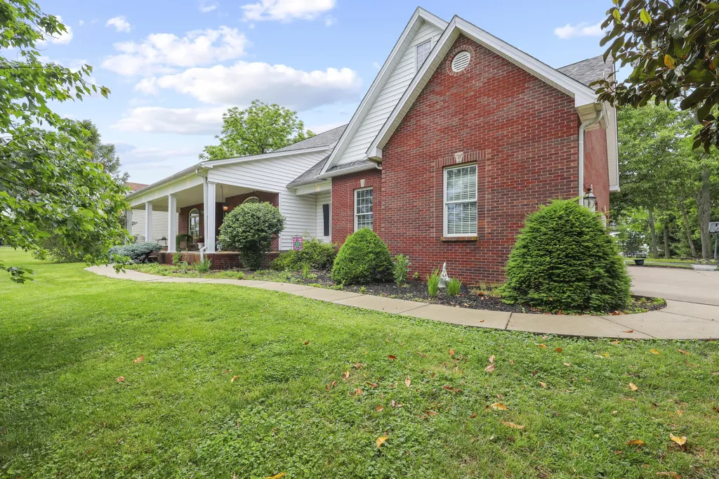 1869 Clintonville Road Paris KY 40361