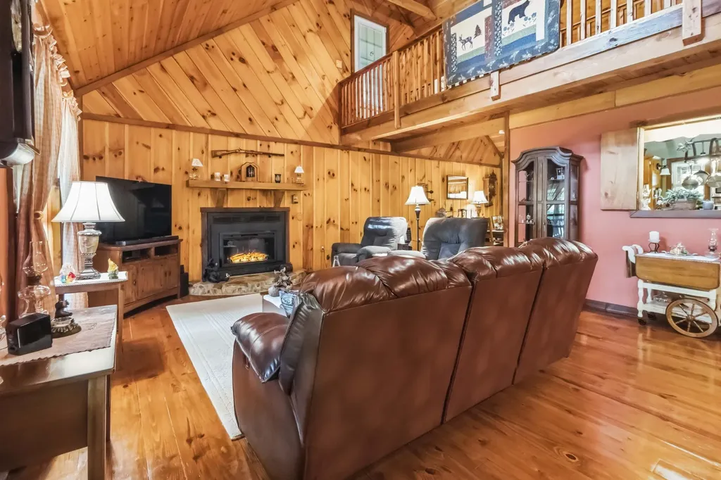 195 Kennedy Lane Whitley City KY 42653