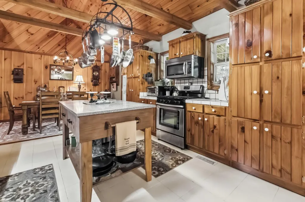 195 Kennedy Lane Whitley City KY 42653