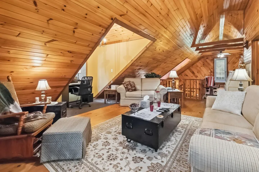 195 Kennedy Lane Whitley City KY 42653