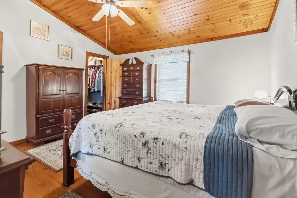 195 Kennedy Lane Whitley City KY 42653