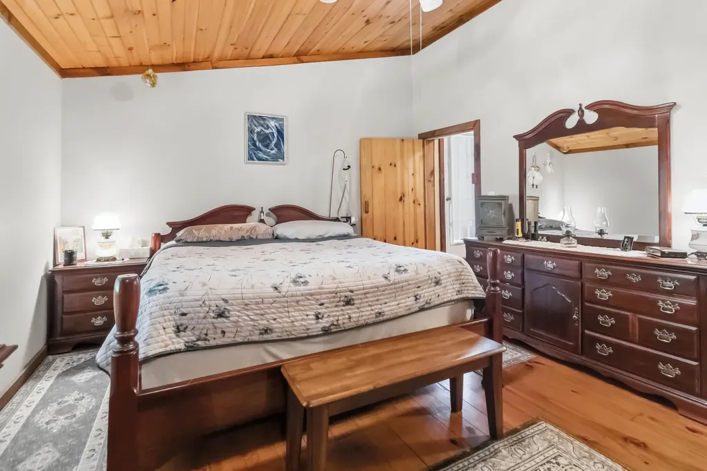 195 Kennedy Lane Whitley City KY 42653