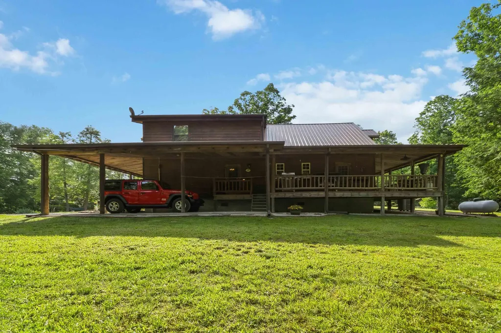 195 Kennedy Lane Whitley City KY 42653
