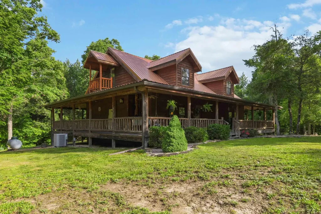 195 Kennedy Lane Whitley City KY 42653