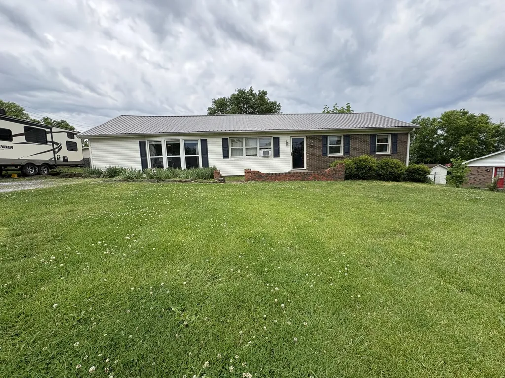 110 Hensley Heights Harrodsburg KY 40330