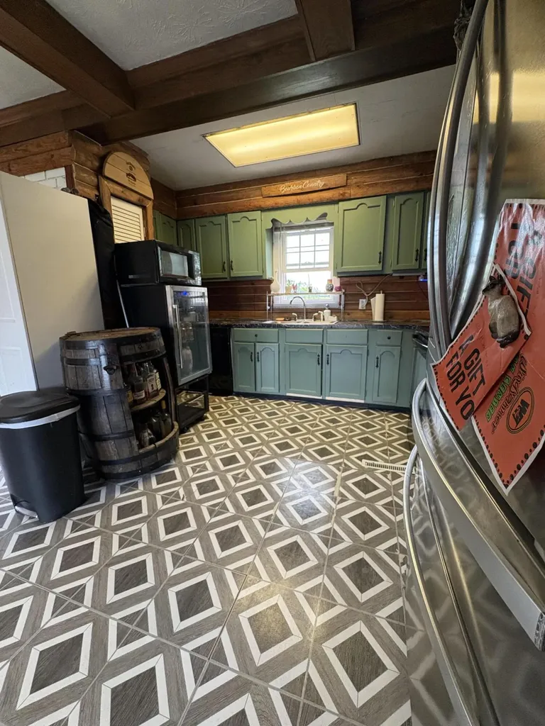 110 Hensley Heights Harrodsburg KY 40330