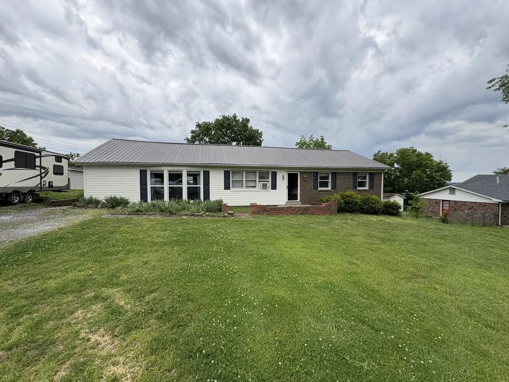 110 Hensley Heights Harrodsburg KY 40330