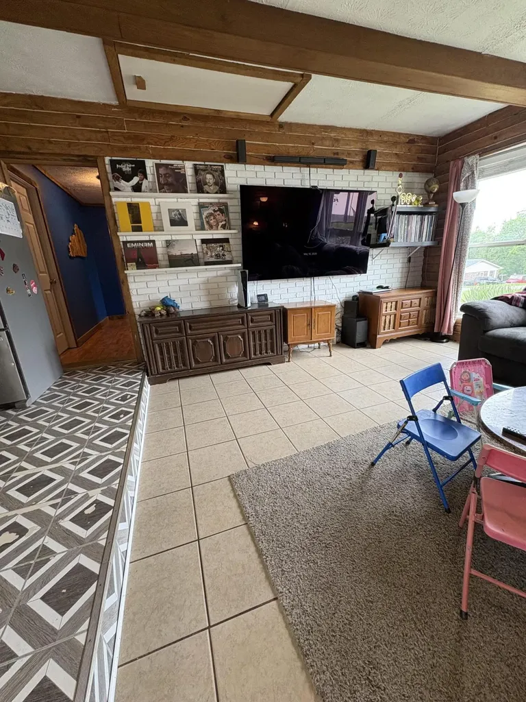 110 Hensley Heights Harrodsburg KY 40330