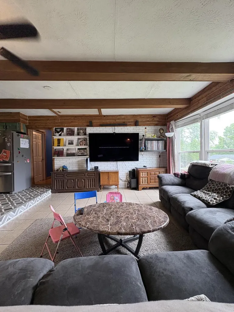 110 Hensley Heights Harrodsburg KY 40330
