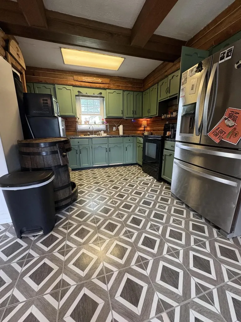 110 Hensley Heights Harrodsburg KY 40330