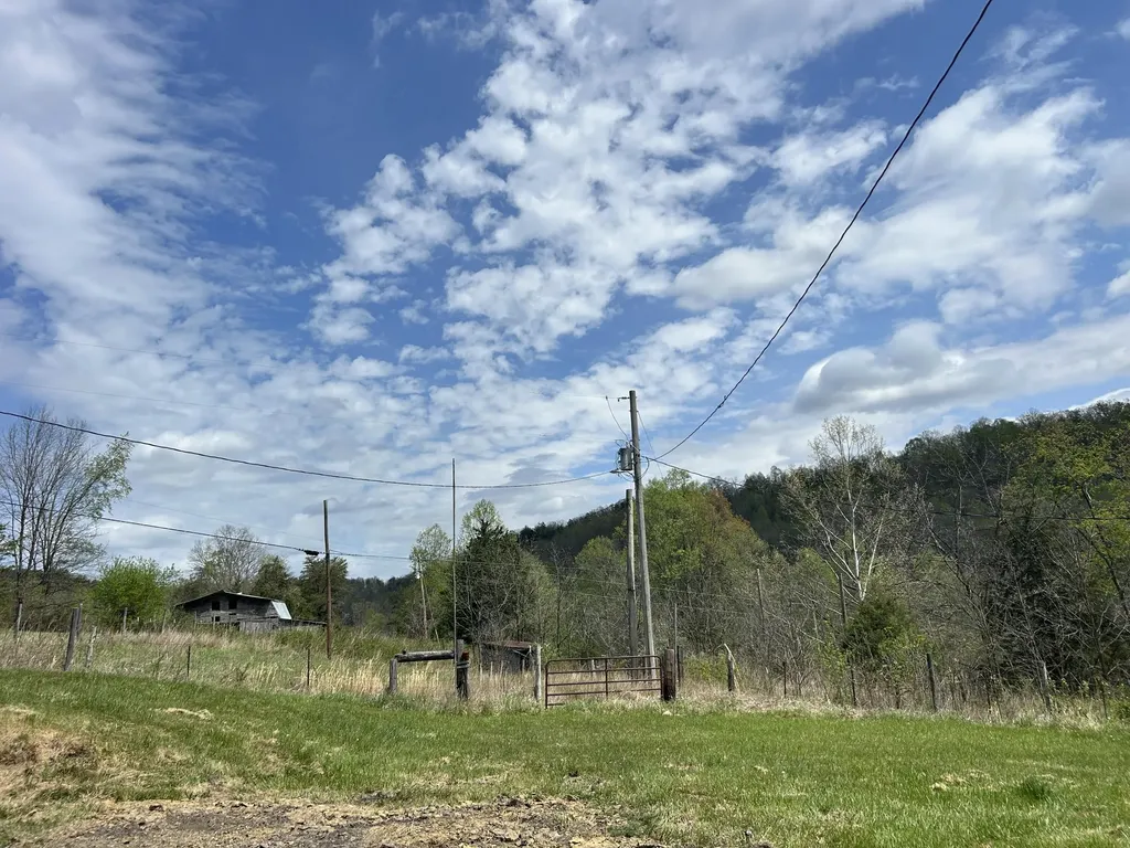 134 Red Bone Lane Orlando KY 40460
