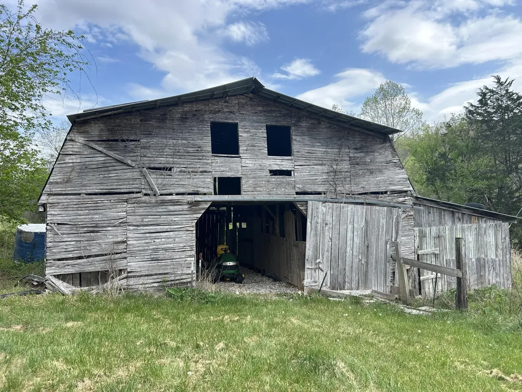 134 Red Bone Lane Orlando KY 40460