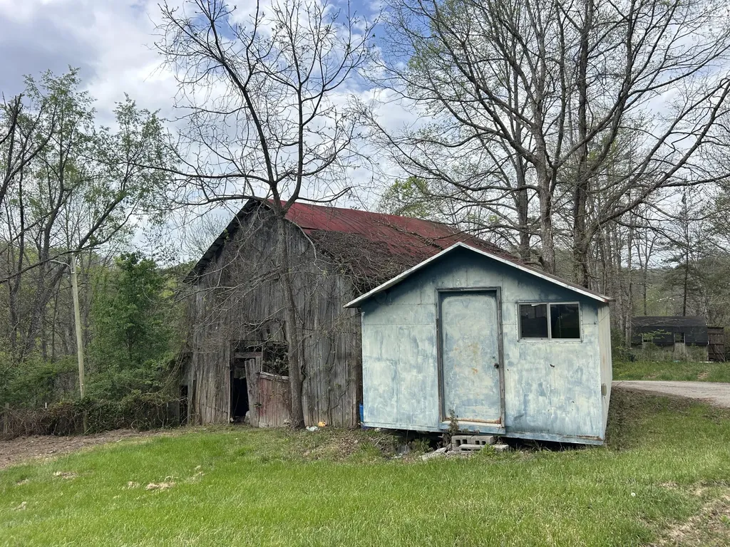 134 Red Bone Lane Orlando KY 40460