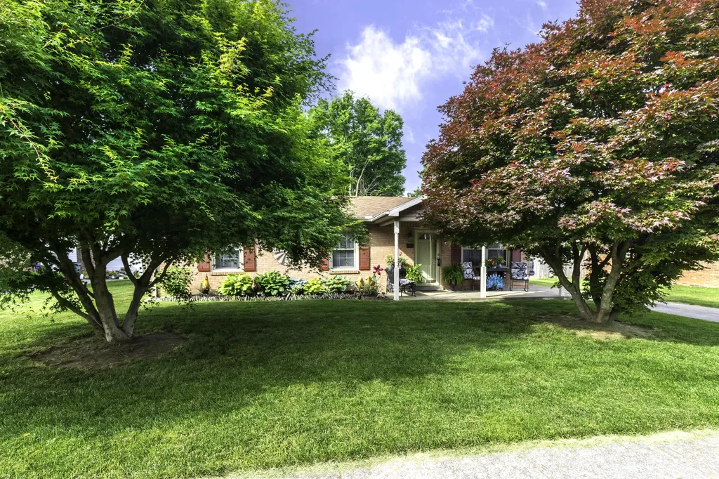 843 Kingsway Drive Versailles KY 40383