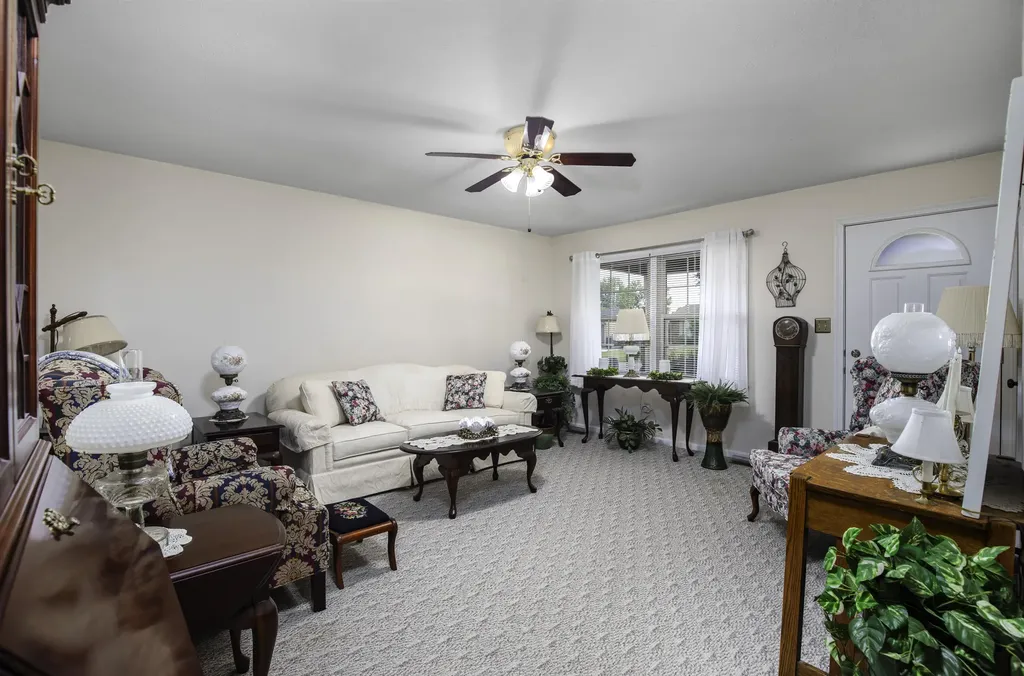 843 Kingsway Drive Versailles KY 40383