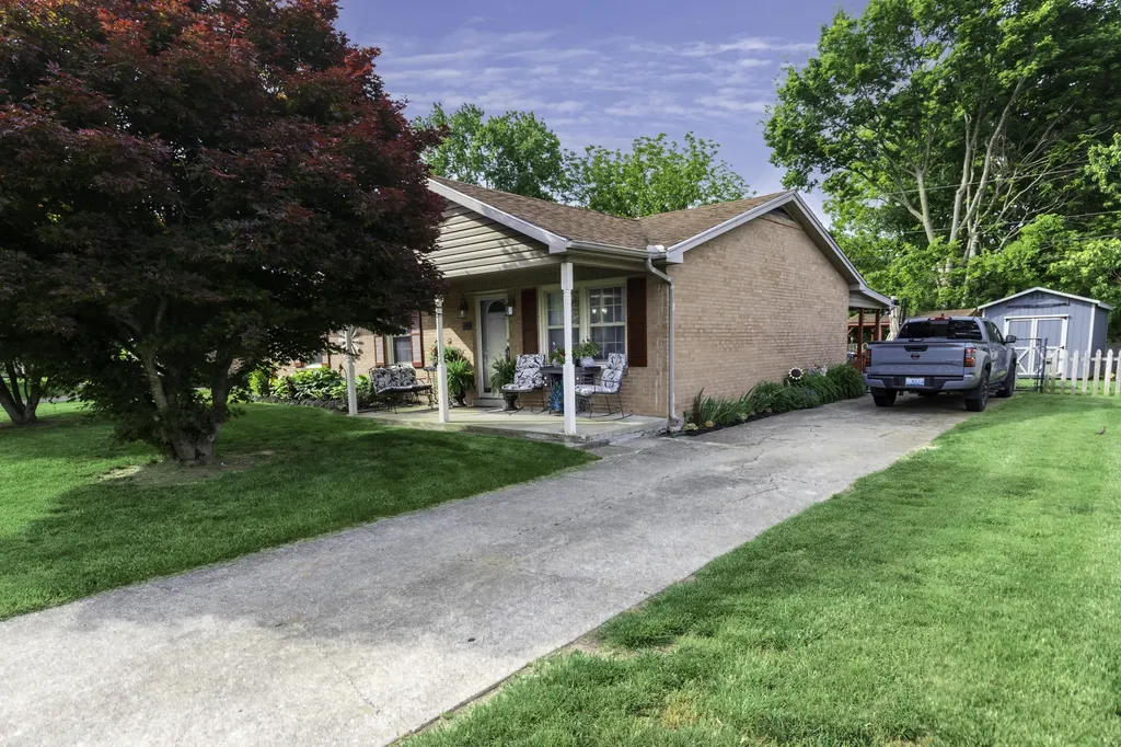843 Kingsway Drive Versailles KY 40383