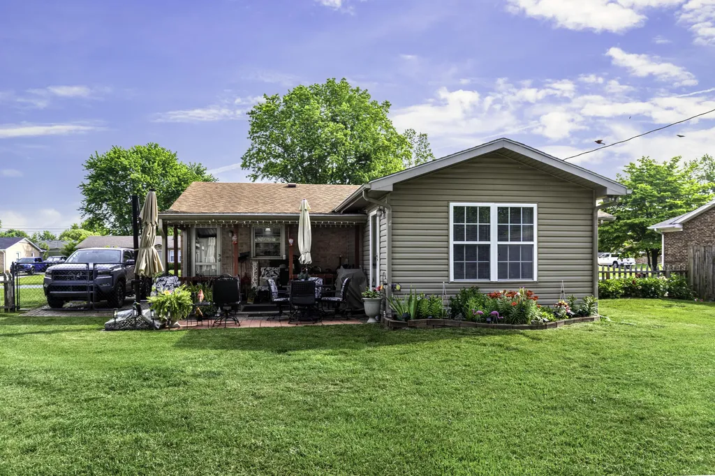 843 Kingsway Drive Versailles KY 40383