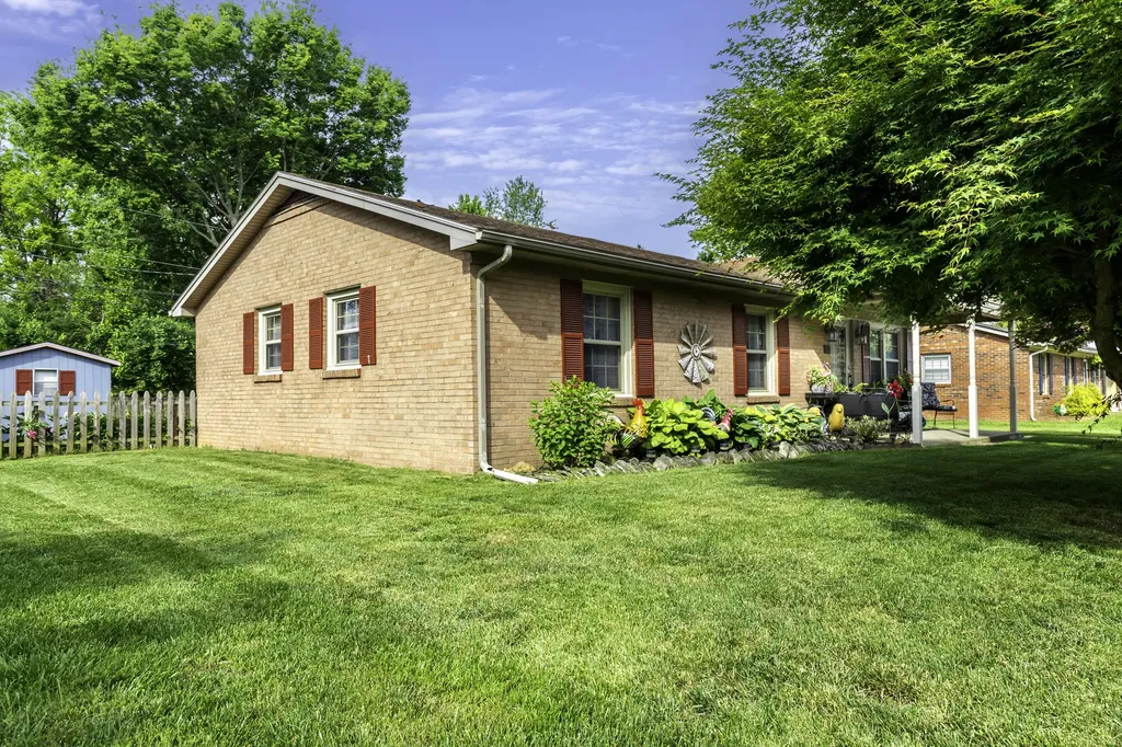 843 Kingsway Drive Versailles KY 40383