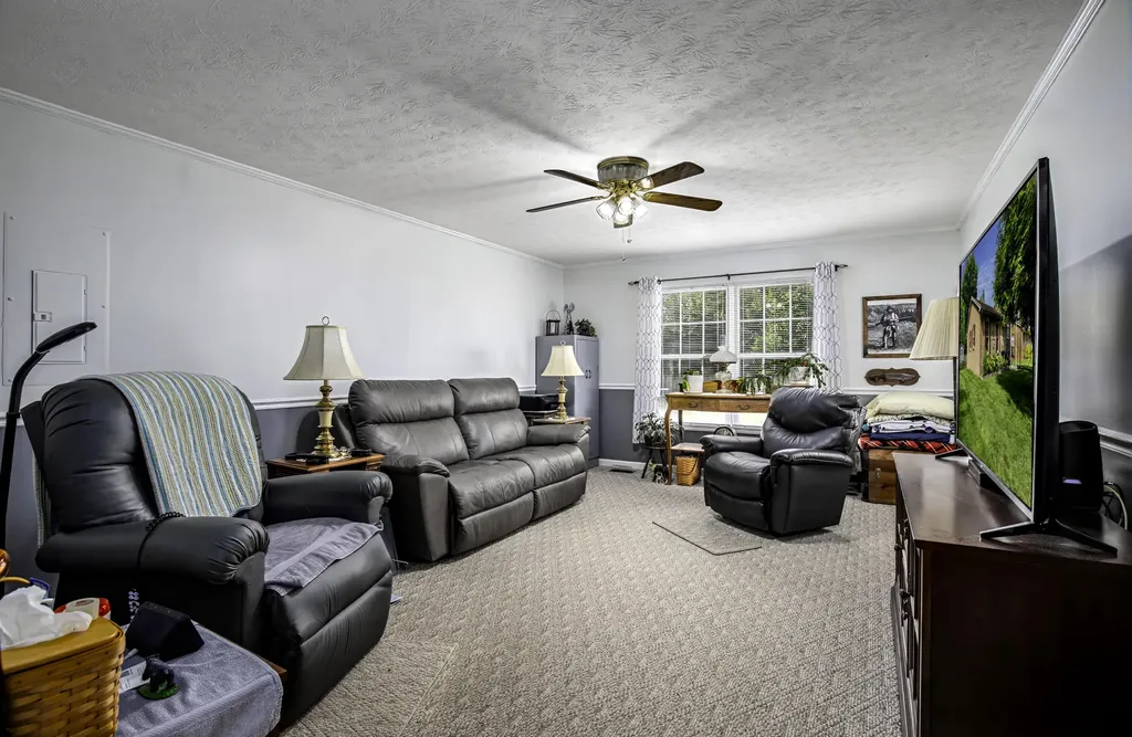 843 Kingsway Drive Versailles KY 40383