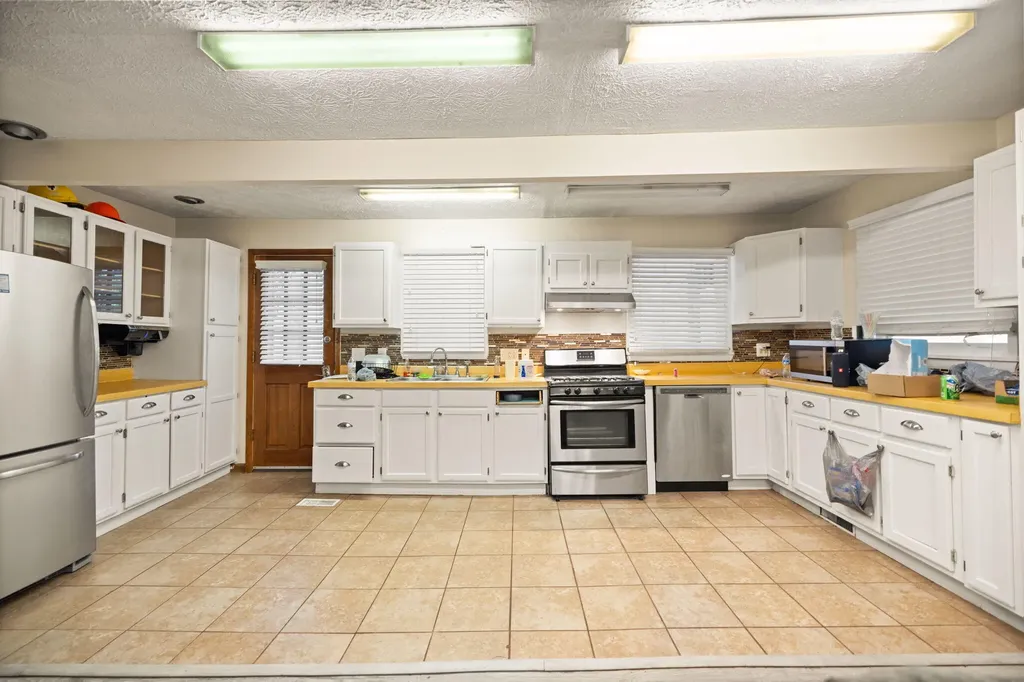 41 Woodland Paintsville KY 41240