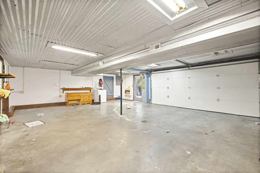 41 Woodland Paintsville KY 41240