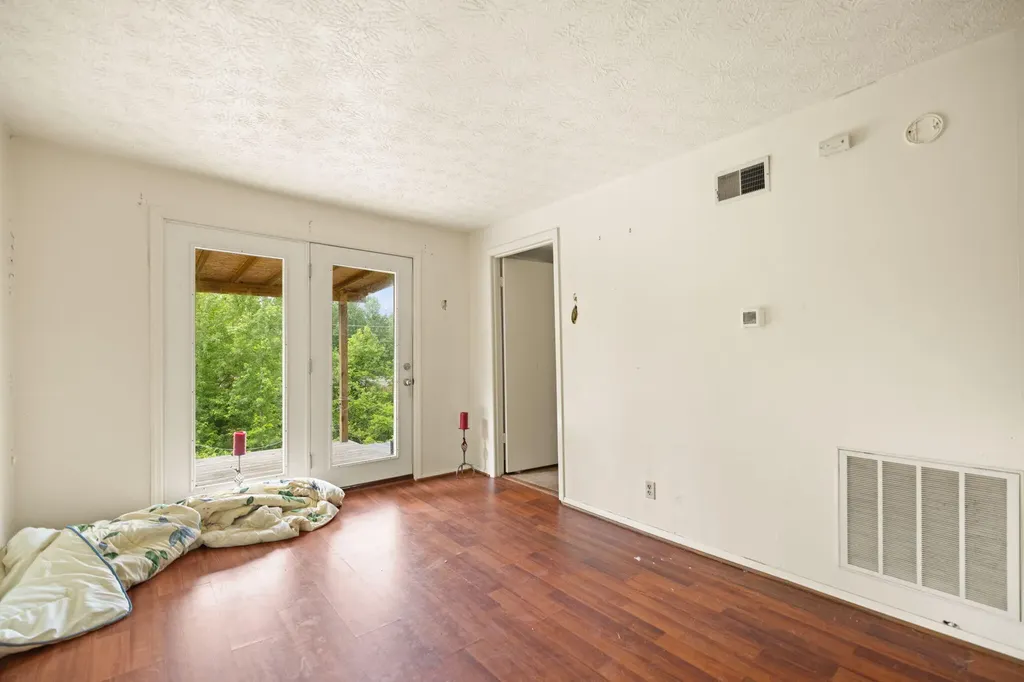41 Woodland Paintsville KY 41240
