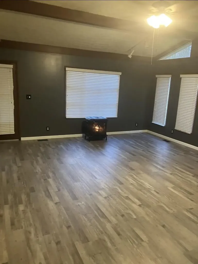 41 Woodland Paintsville KY 41240