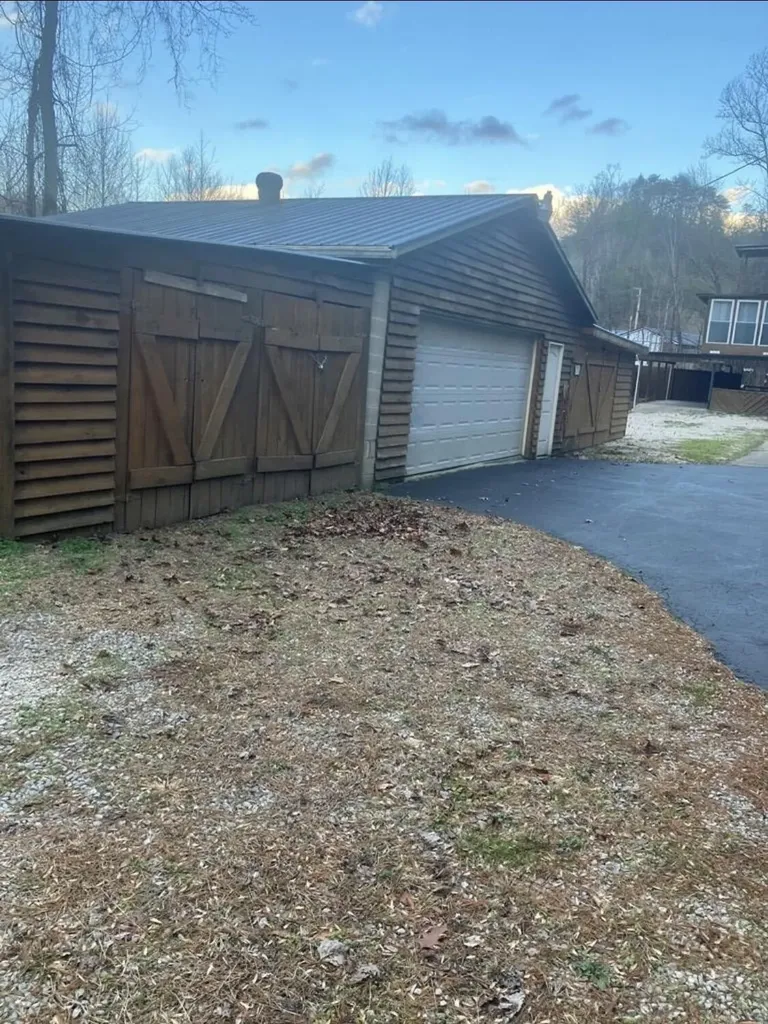 41 Woodland Paintsville KY 41240