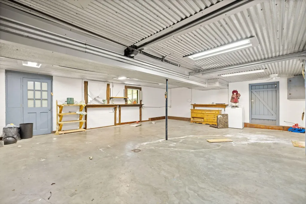 41 Woodland Paintsville KY 41240