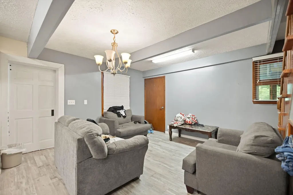 41 Woodland Paintsville KY 41240