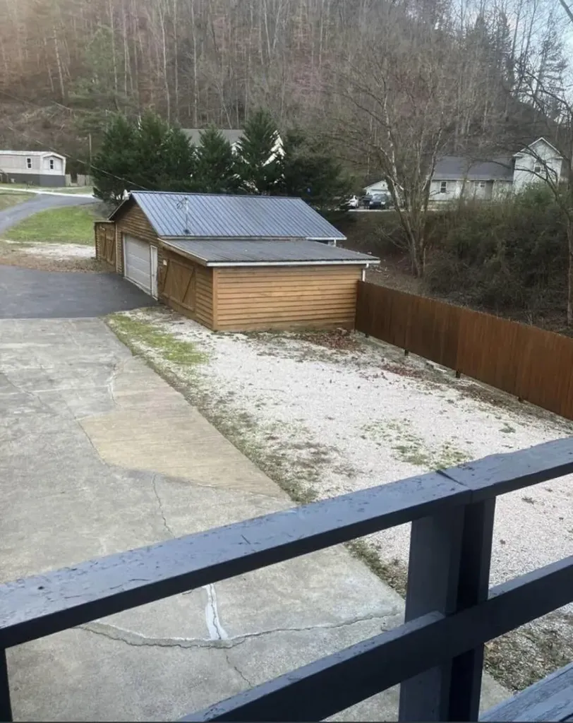 41 Woodland Paintsville KY 41240