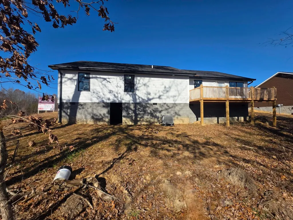 54 Emily Lane London KY 40744